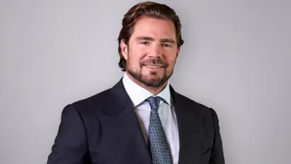 Ex-dono do Banco Master seria ouvido nesta quinta-feira (27), mas audiência foi remarcada para sexta (28); investigação apura suposto esquema envolvendo servidores do Banco Central