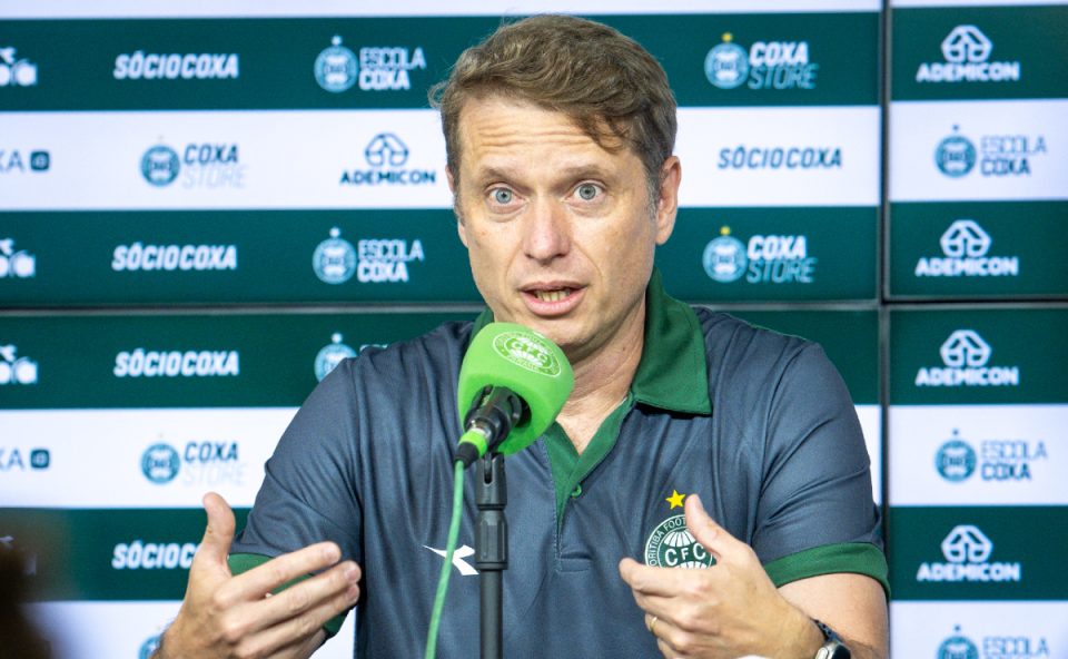 Técnico do Coxa está suspenso no Brasileirão - 