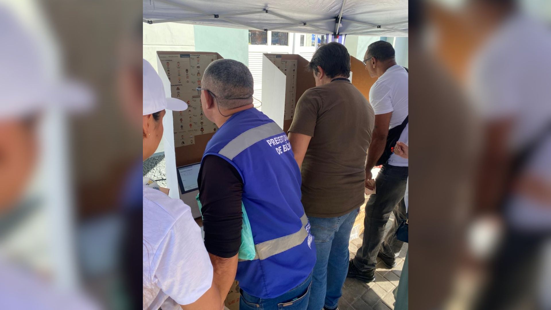 TRE do Pará prepara eleitores para votação de 2026 com simulação de urna eletrônica no Ver-o-Peso