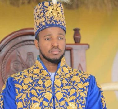 Imagem - Morre aos 34 anos o rei de Uganda, Oyo Rukidi IV, monarca mais jovem do mundo