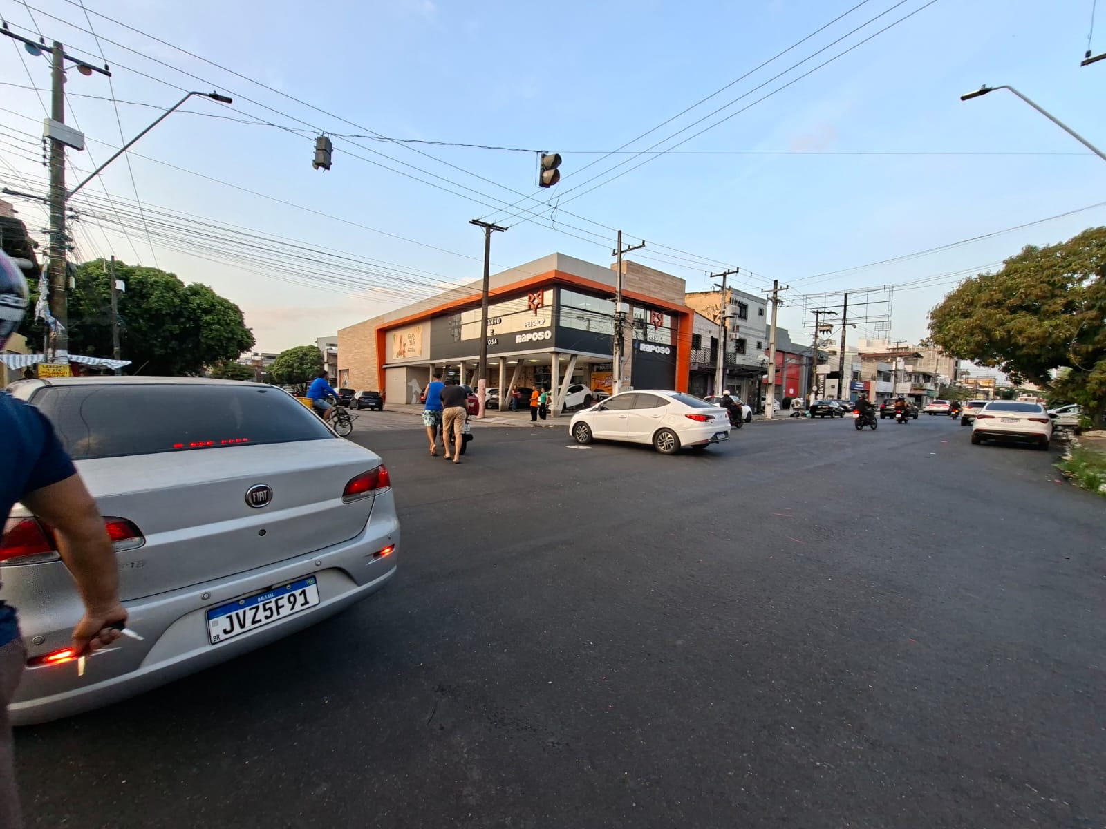 (Colisão ocorreu na tarde desta sexta-feira (28), em Belém; apesar do impacto, ninguém ficou ferido.)