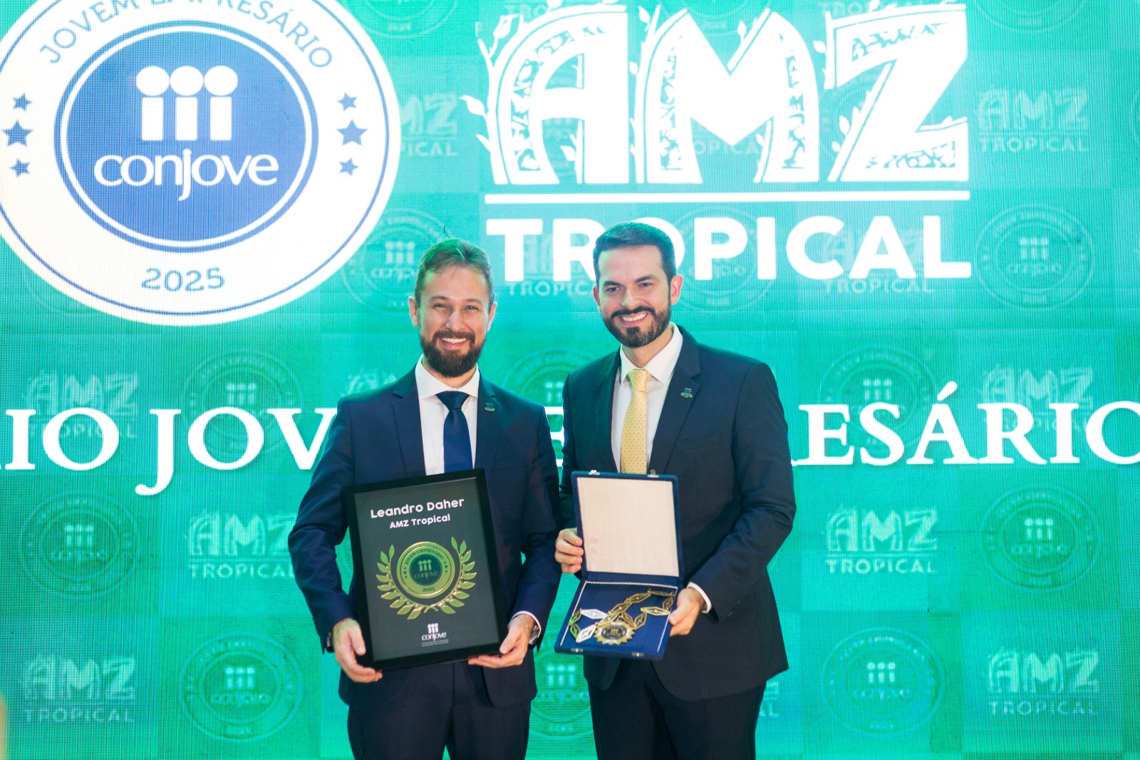 Leandro Daher recebe o Prêmio Jovem Empresário do Ano 