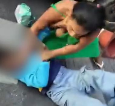 Imagem - Menina de 12 anos é espancada por mulher na porta de escola em BH e sofre traumatismo craniano
