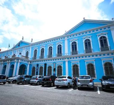Imagem - Políticos dominam direção de escolas municipais; companhia de gás não cobra taxa de disponibilidade e servidor nas eleições