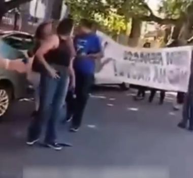 Imagem - Servidores de unidade de saúde protestam contra atraso de repasses da Prefeitura de Belém