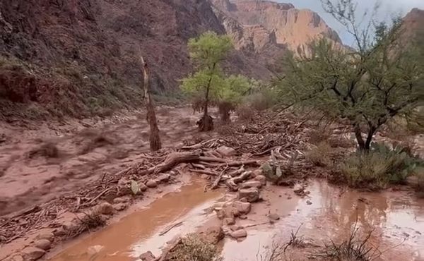 Enchente no Grand Canyon deixa um morto e 15 desaparecidos nos EUA
