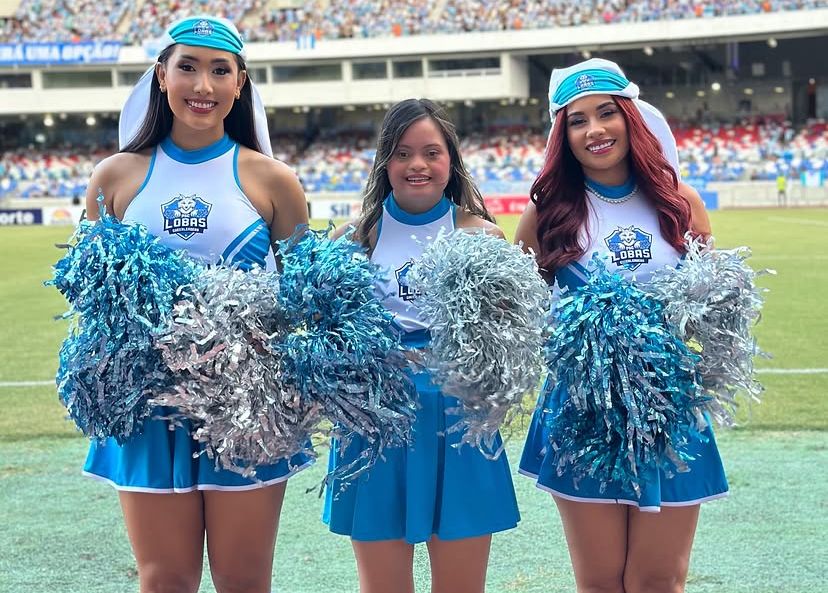 Jovem com síndrome de Down foi convidada para acompanhar as Lobas no estádio e viveu um momento de alegria, representatividade e inclusão