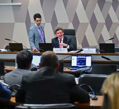 Imagem - Ajustes no texto adiam votação da MP da "taxa das blusinhas"