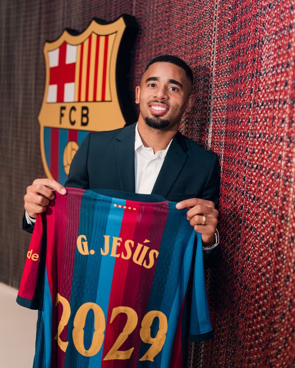 Gabriel Jesús apresentado no Barcelona -