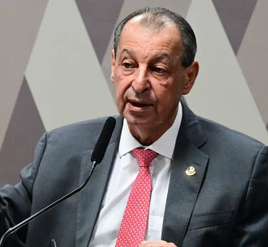 Imagem - Relator da CCJ rejeita todas as 36 emendas da oposição e preserva fim da escala 6x1