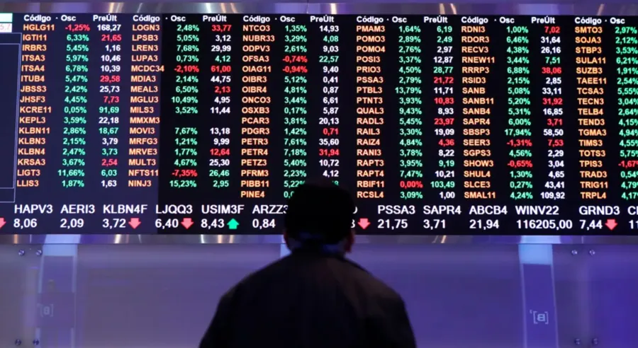 Petróleo em alta internacional impulsiona bolsa brasileira e faz dólar recuar para R$ 5,15