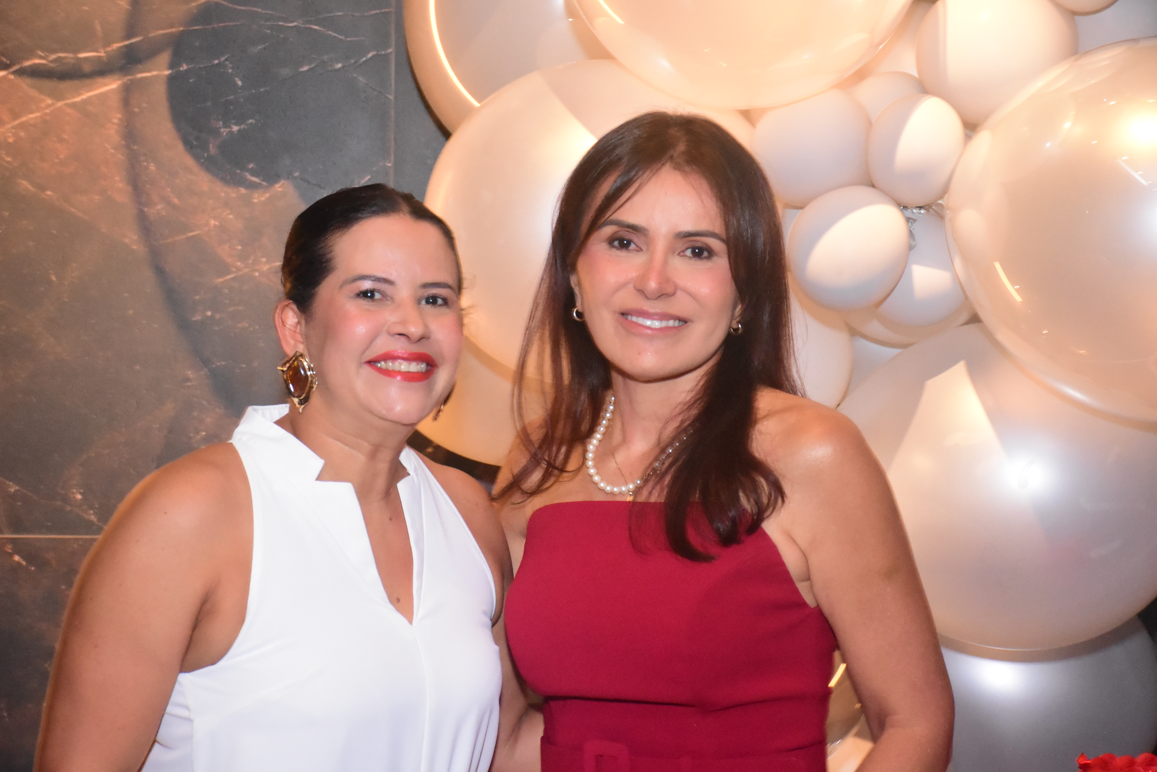 Ana Cláudia Fidelis com a aniversariante 