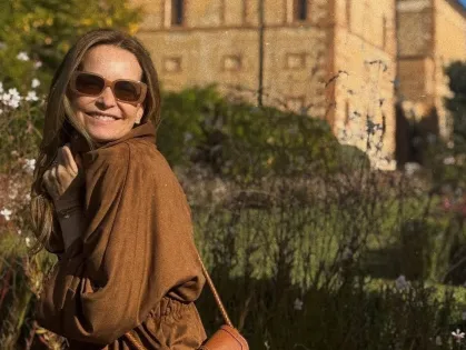 Fernanda Rodrigues longe dos holofotes