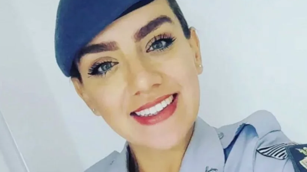 (Um laudo complementar elaborado pelo Instituto de Criminalística de São Paulo descartou a hipótese de suicídio e apontou que a soldado da Polícia Militar Gisele Alves Santana, de 32 anos, foi assassinada por uma segunda pessoa.)