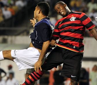 Imagem - Último encontro de Remo e Flamengo no Mangueirão tinha elencos simples e placar magro, relembre como foi
