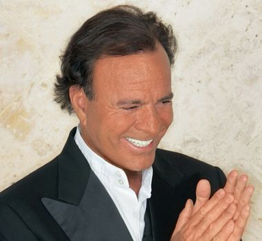 Imagem - Julio Iglesias é novamente denunciado por supostas agressões sexuais na Espanha