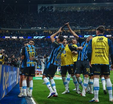 Imagem - Grêmio vence o Inter por 3 a 1 e avança à semifinal da Copa do Brasil