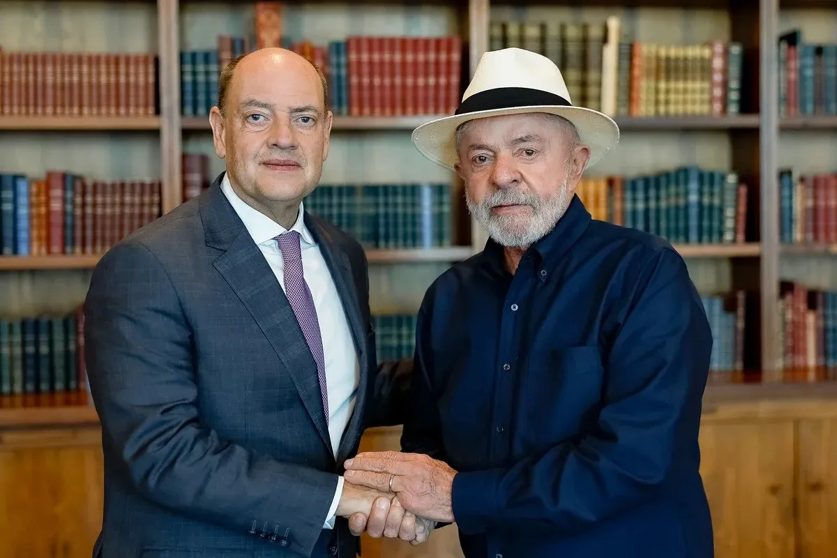(O presidente Luiz Inácio Lula da Silva (PT) avalia indicar o governador interino do Rio de Janeiro, Ricardo Couto, para ocupar a vaga atualmente aberta no Supremo Tribunal Federal (STF).