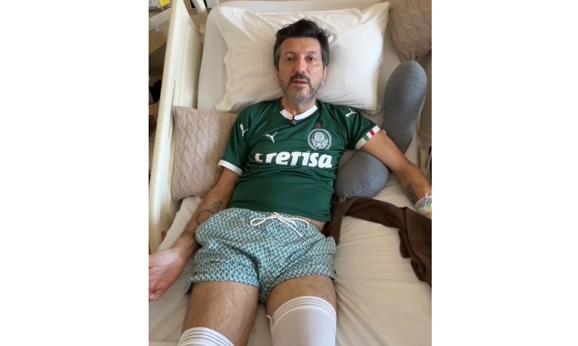 Ele foi diagnosticado com Doença de Creutzfeldt-Jakob

