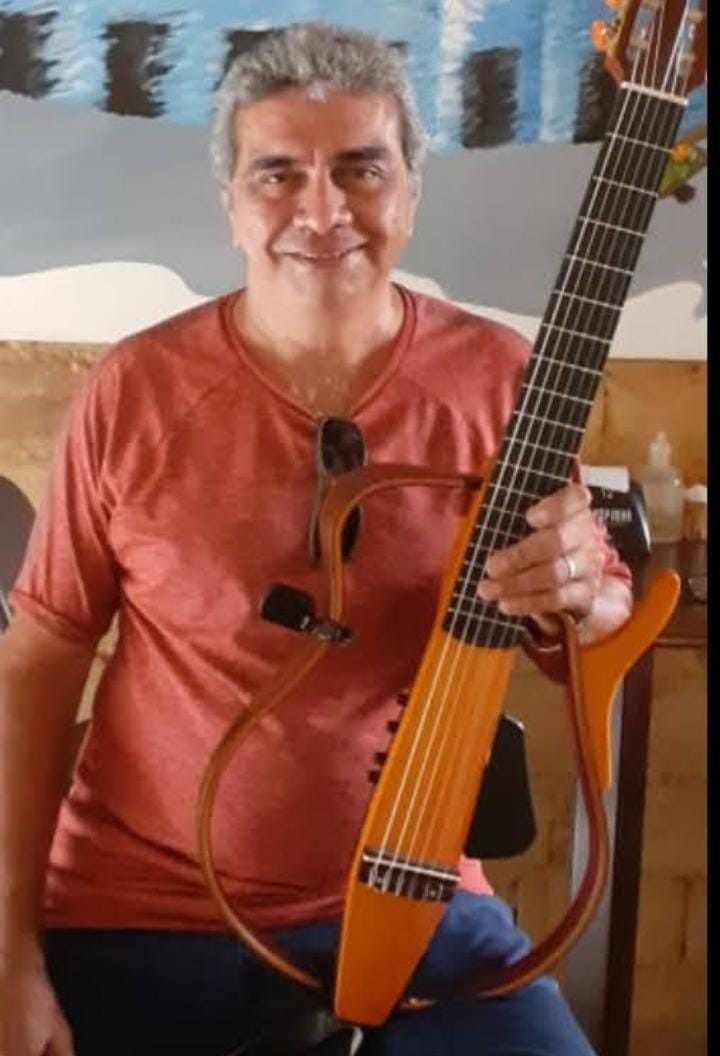 Músico Alexandre Souza, em defesa do "Boêmios"