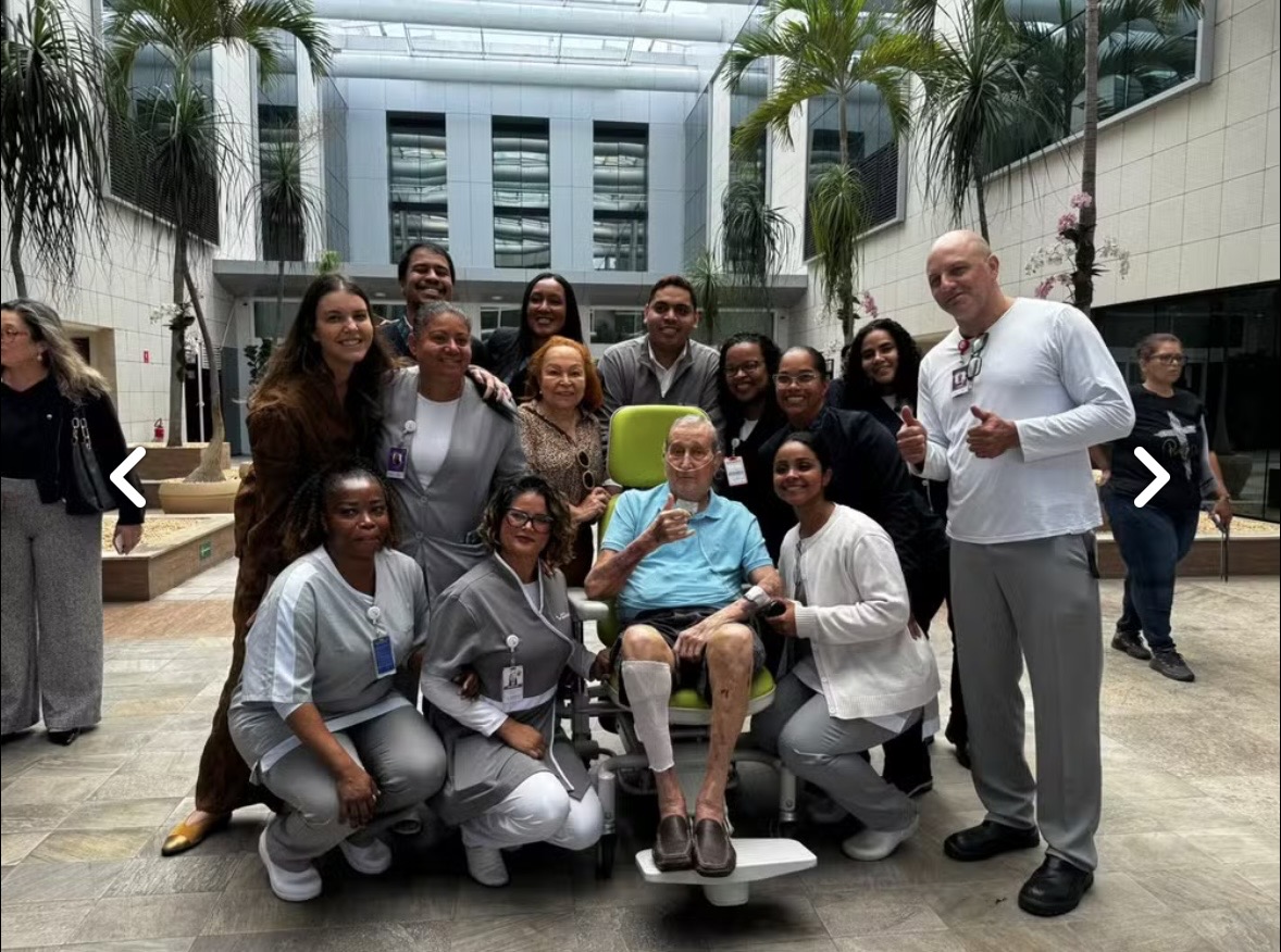 Parreira recebe alta e se recuperará em casa -
