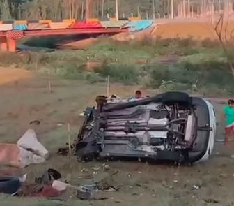 Imagem - Dois jovens morrem após carro capotar em acidente na Rua da Marinha, em Belém