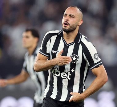 Imagem - Botafogo recebe proposta milionária por Arthur Cabral, veja os valores