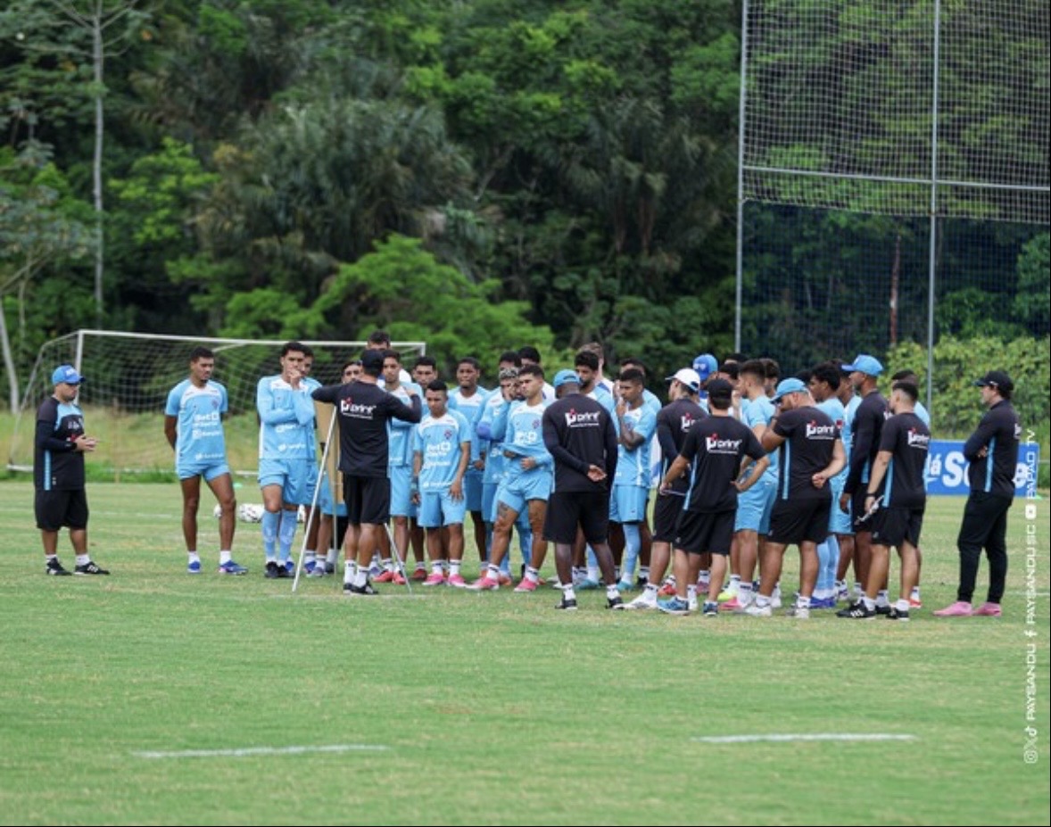 Elenco do Paysandu reunido no CT do clube -