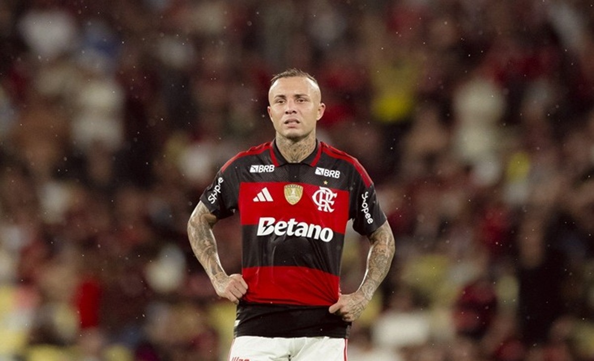 Atacante pode fechar até o fim da temporada com o alvinegro -