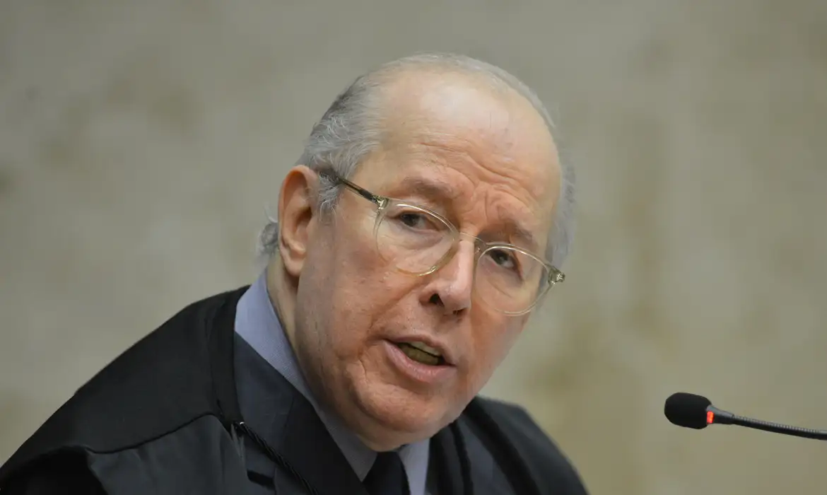 Ex-presidente da Corte defendeu transparência e afirmou que nenhum ministro está acima da Constituição e do escrutínio público
