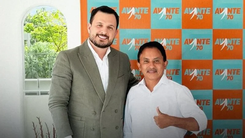 (O cantor Manoel Gomes)