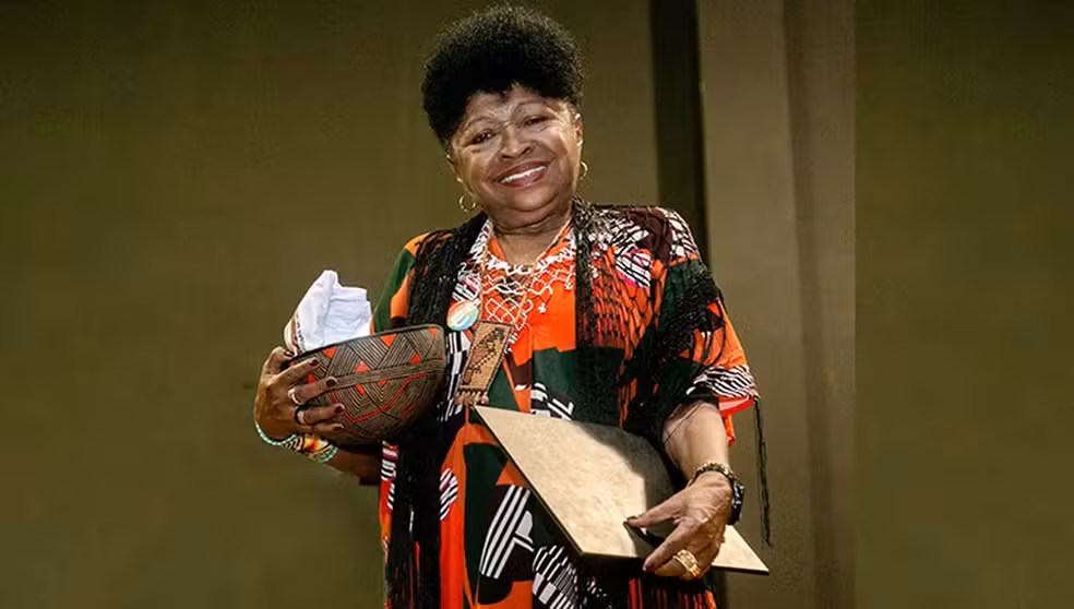 (Paraense, Zélia construiu uma trajetória de destaque na Universidade Federal do Pará (UFPA) e no movimento negro.)