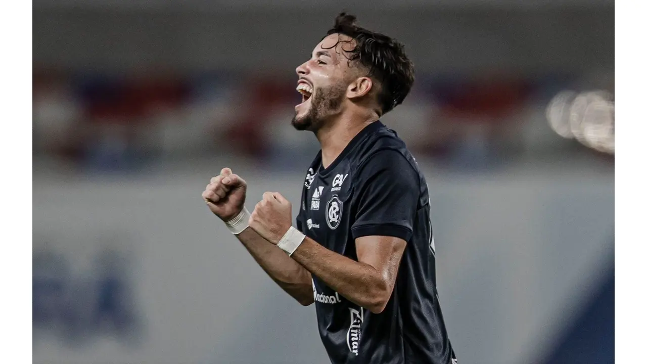 Raimar em ação quando jogava, pelo Remo -