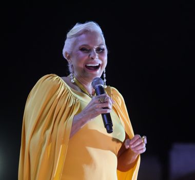 Imagem - Fafá de Belém canta, encanta e emociona ao unir Portugal e o Pará por Nossa Senhora de Nazaré