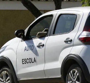 Imagem - STF arquiva ação e mantém liberação de carro particular em aulas e exames da CNH