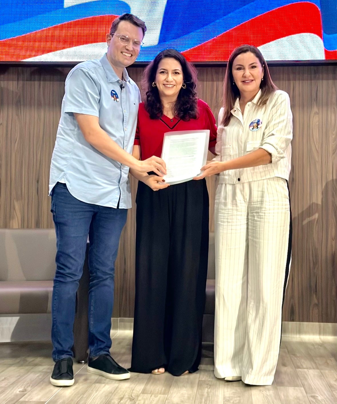 Deputado Dirceu Ten Caten, Danielle Cruz e Hana Gassan 