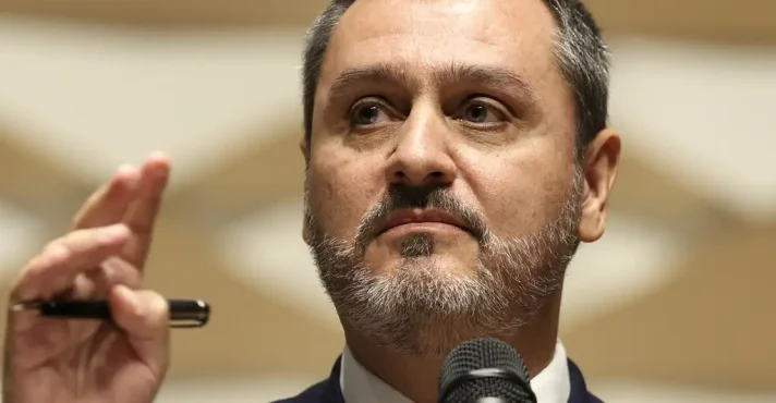 Imagem - Fachin suspende afastamento e mantém diretor-geral da PF no cargo