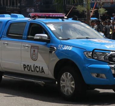 Imagem - PMs são presos suspeitos de cobrar propina por escolta privada a empresa no RJ