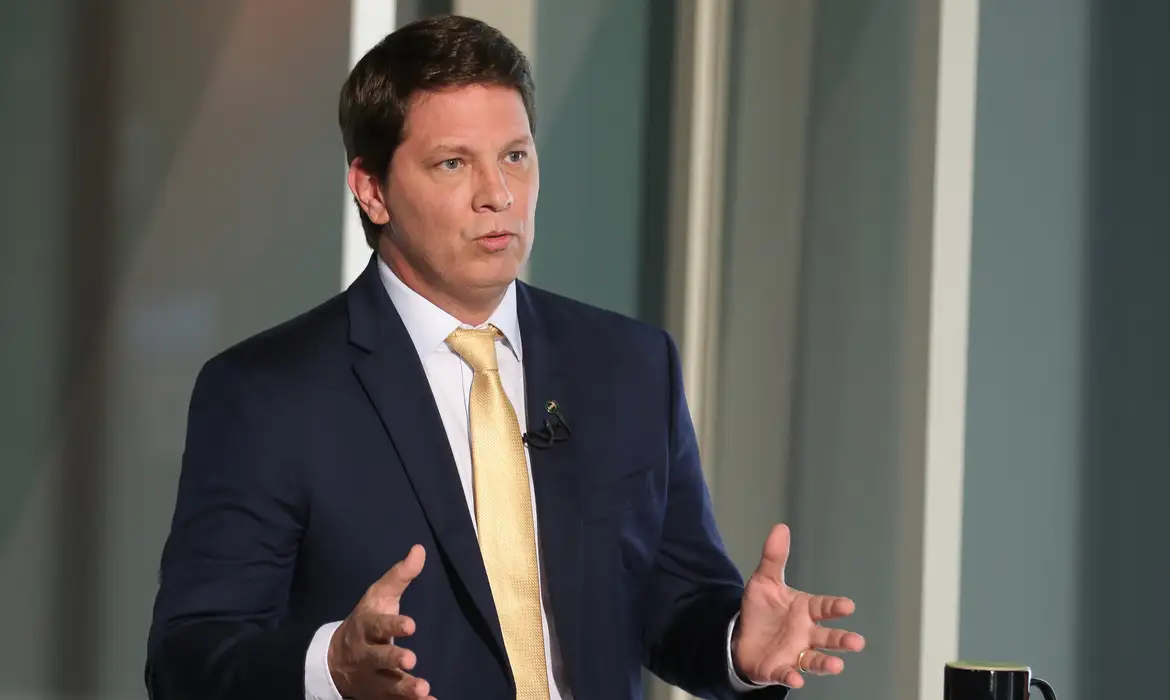 Deputado Mario Frias e produtora de filme sobre Bolsonaro viram alvos da Polícia Federal
