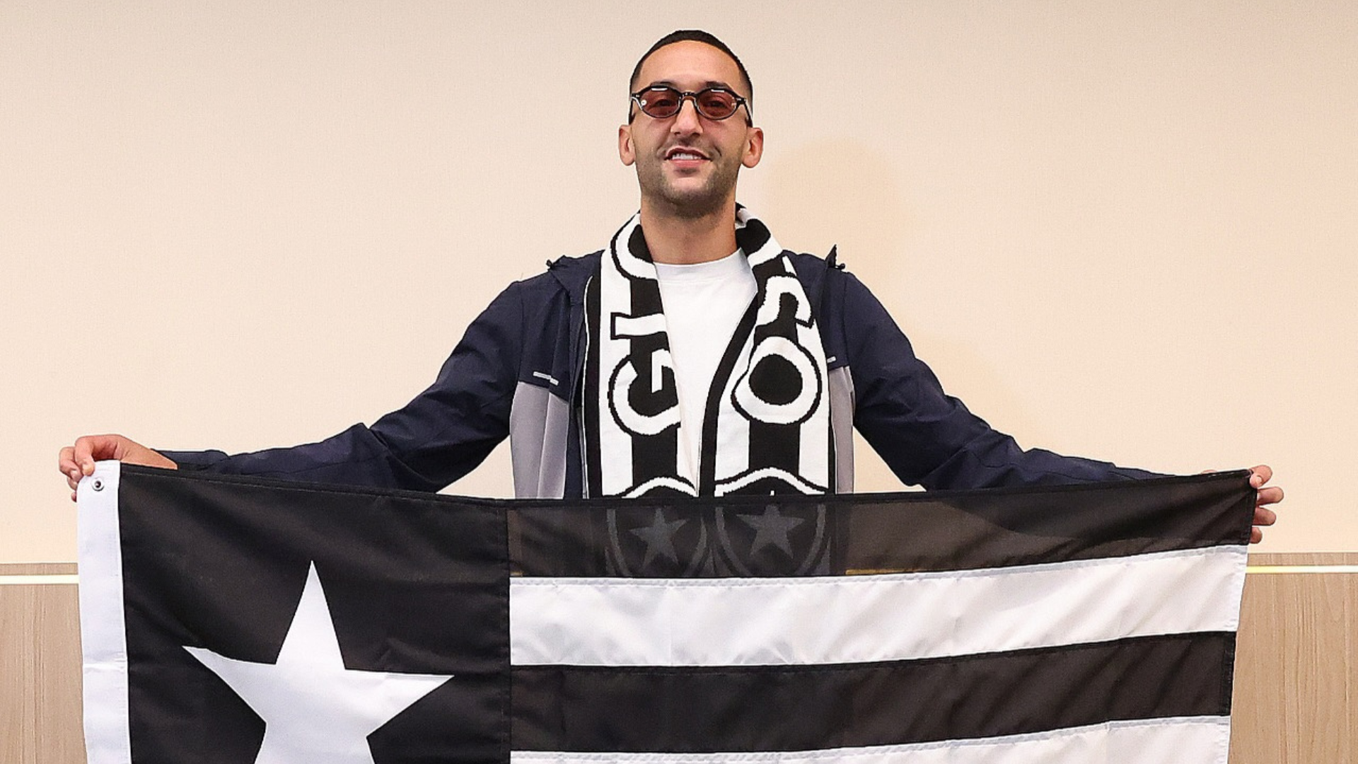 Hakim Ziyech anunciado no Botafogo -