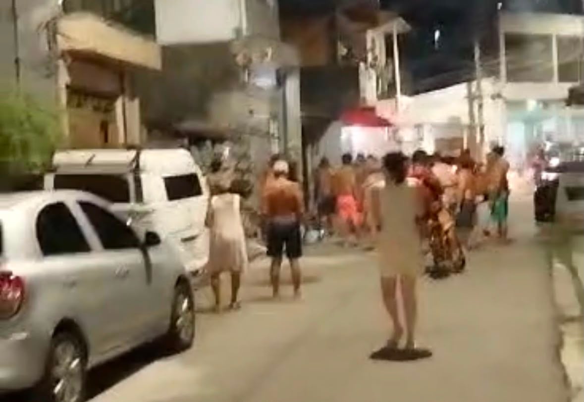 Suspeito de assalto é amarrado e agredido por moradores no Umarizal, em Belém
