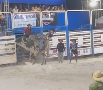 Imagem - Peão é arremessado e pisoteado por touro em apresentação na Expofac, em Castanhal