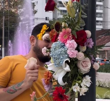 Imagem - Florista viraliza ao decorar nova Rômulo Maiorana com peças tropicais e encanta internautas