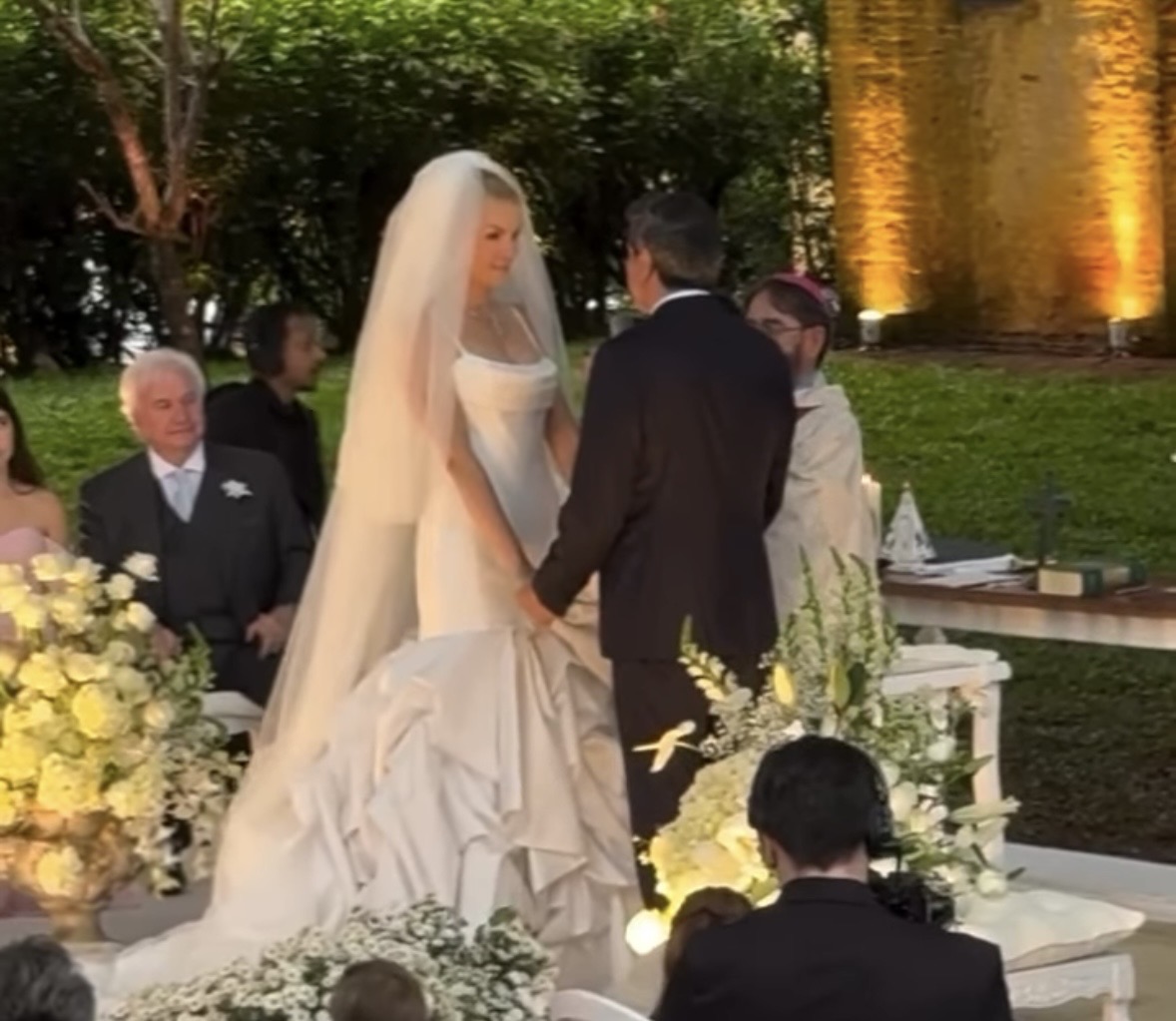 Imagem - Ana Hickmann e Edu Guedes se casam em fazenda no interior de São Paulo