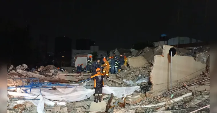 Imagem - Prédio em construção desaba sobre casa e deixa mortos na zona leste de São Paulo