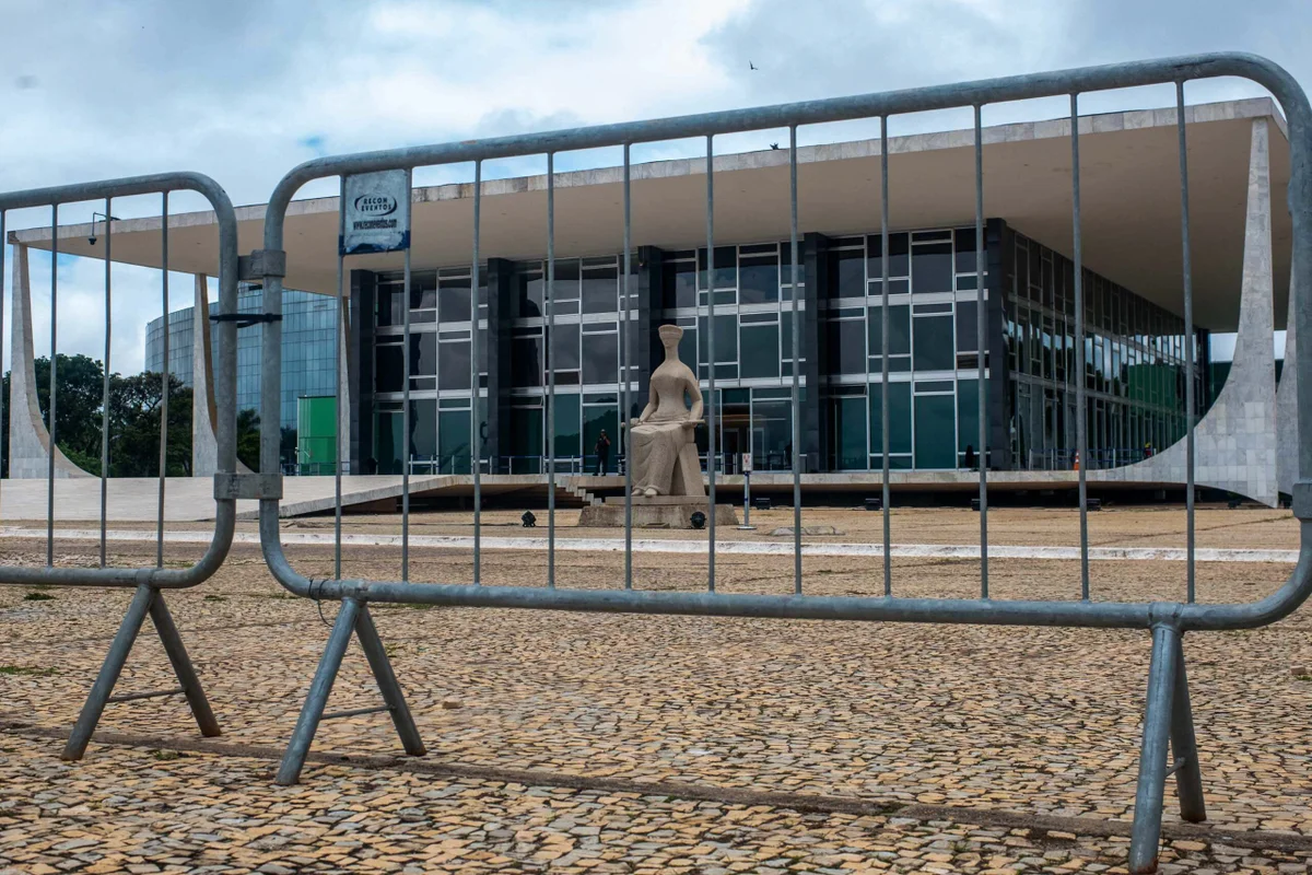 Esquema de segurança na Praça dos Três Poderes será reforçado para julgamento de Moraes no STF

