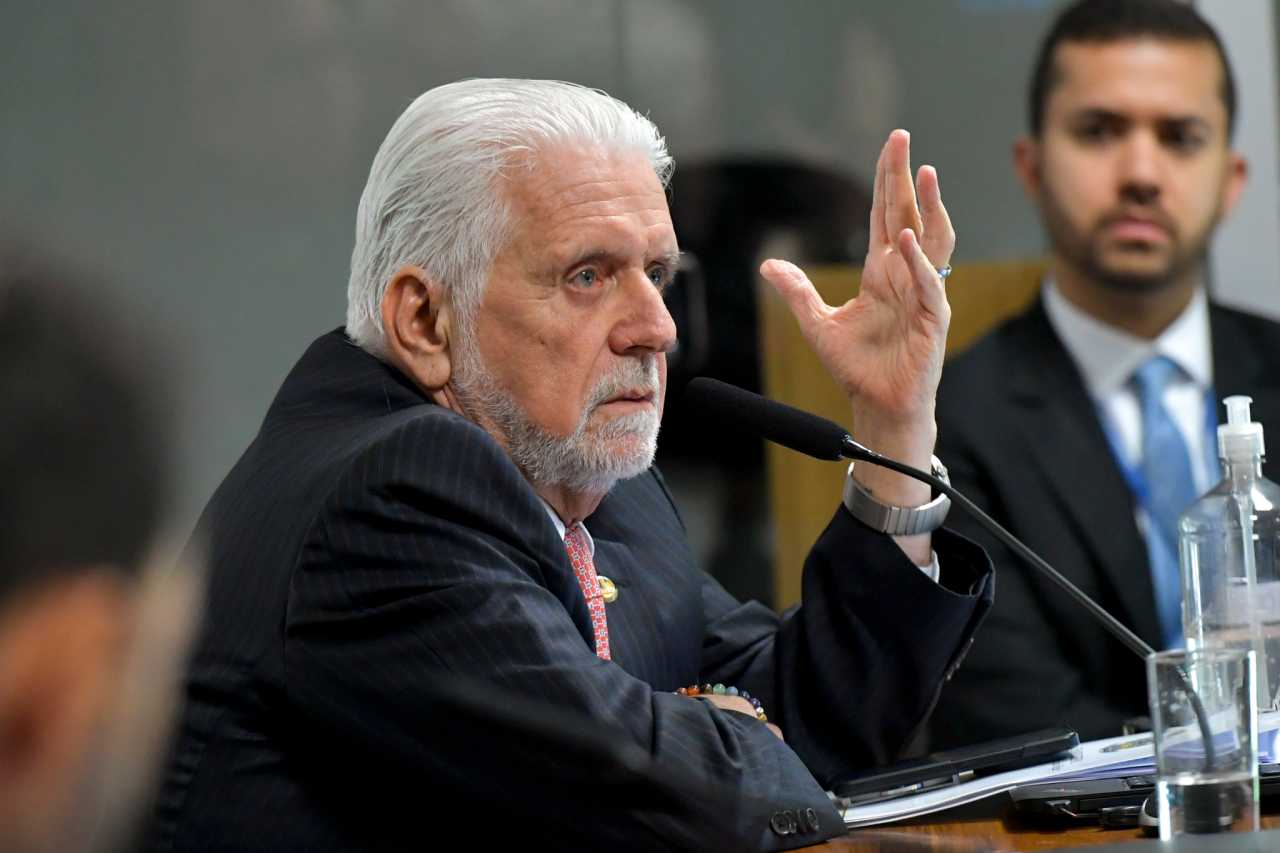 PF aponta que Jaques Wagner atuou a favor de interesses do Banco Master no Senado

