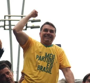 Imagem - Flávio Bolsonaro participa de moto-carreata e comício em Belém nesta segunda-feira (14)