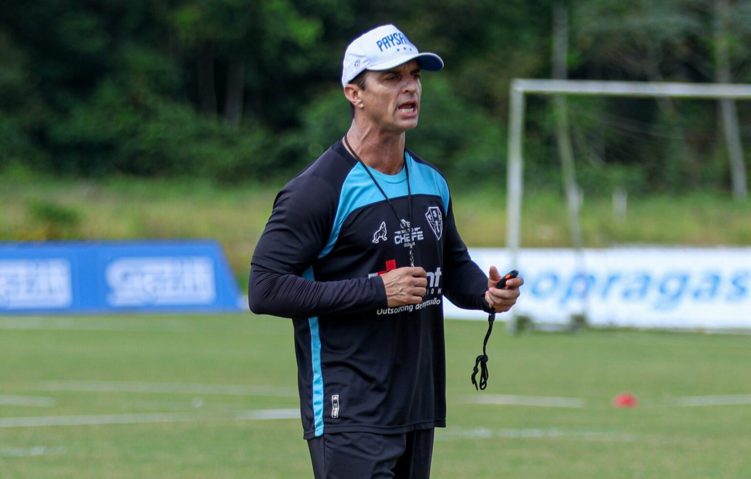 Paysandu anuncia demissão de Júnior Rocha e auxiliar técnico

