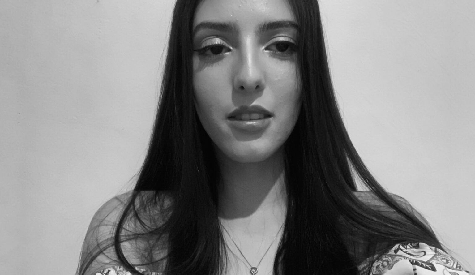 (Thaissa sofreu ferimentos graves e morreu no local.)